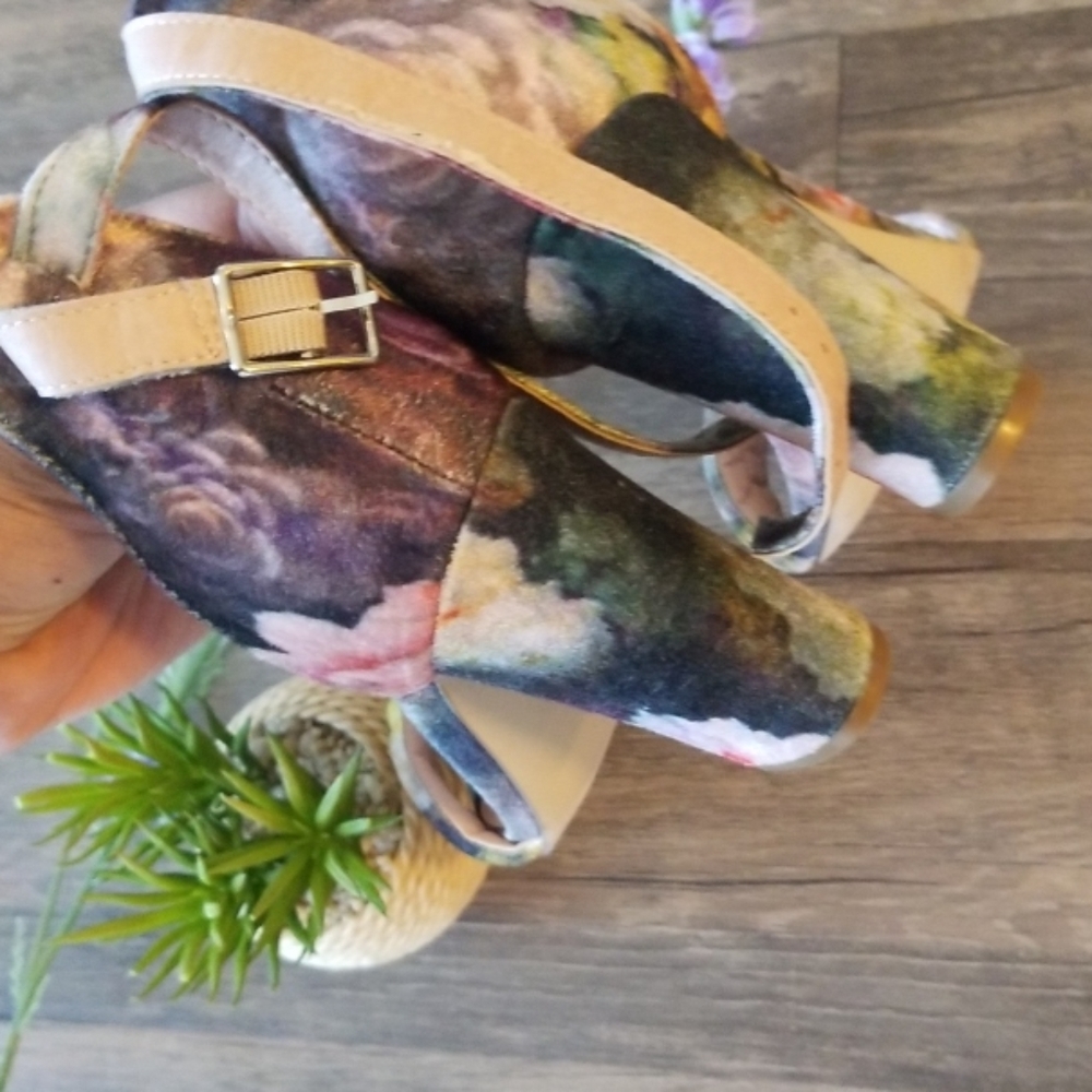 😍😍Madden Girl Brrenna Floral Block Heel Sandal - Picture 7 of 8